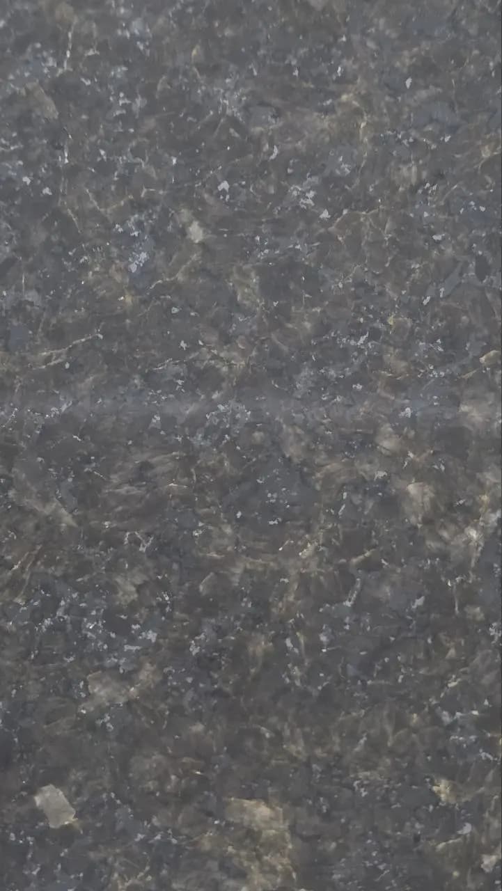 Black Pearl - montaż schodów i granitów