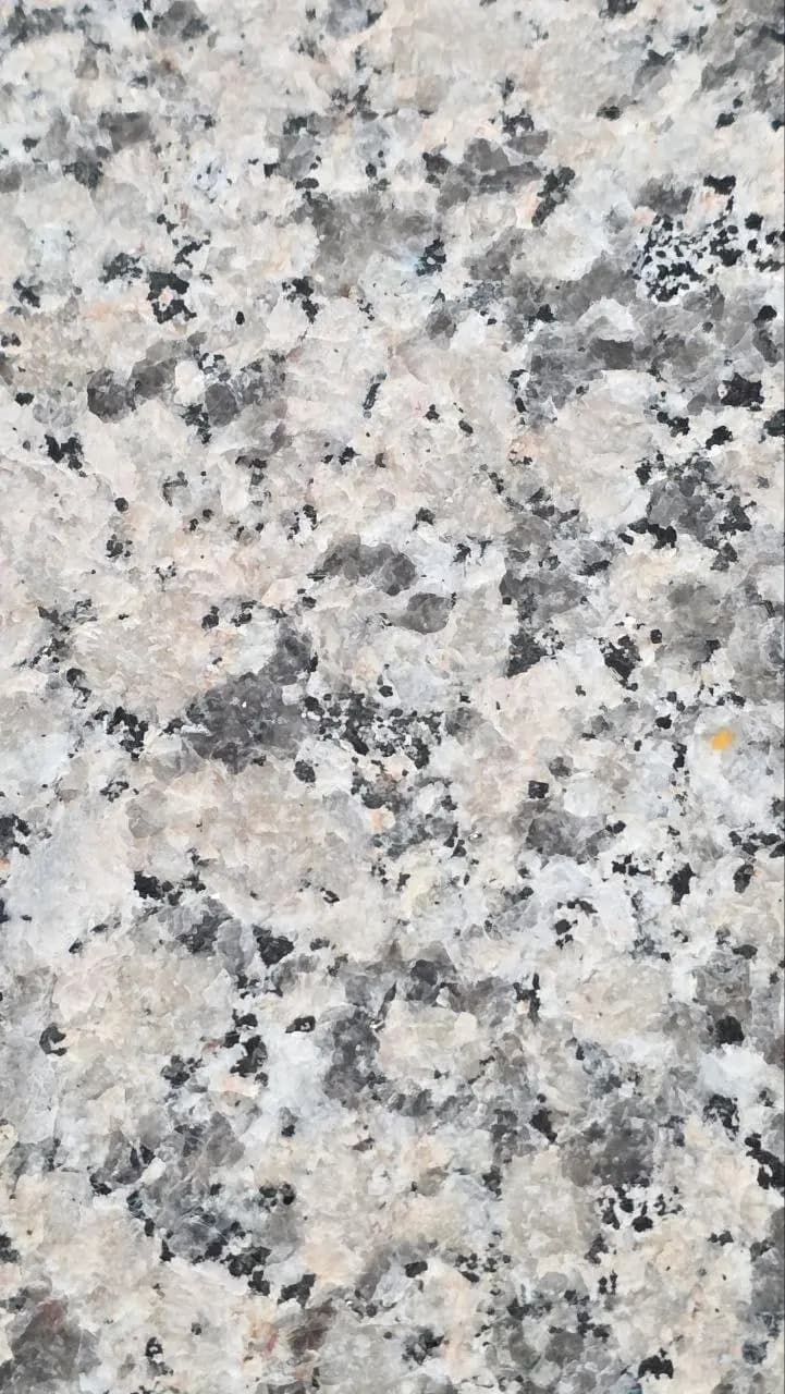 Crema Julia Plomien - montaż schodów i granitów