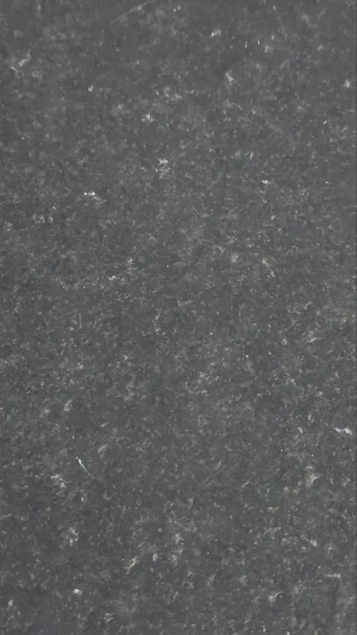 Nero Antico - montaż schodów i granitów