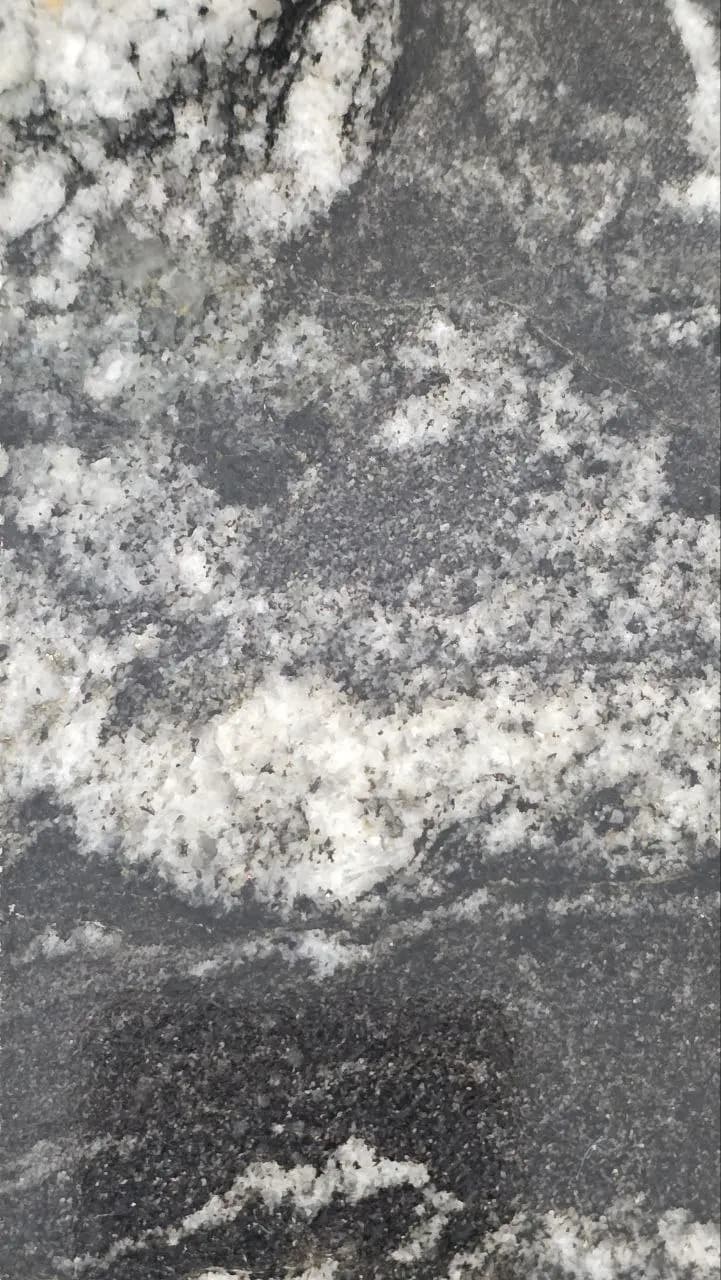 Oscuro Mist - montaż schodów i granitów