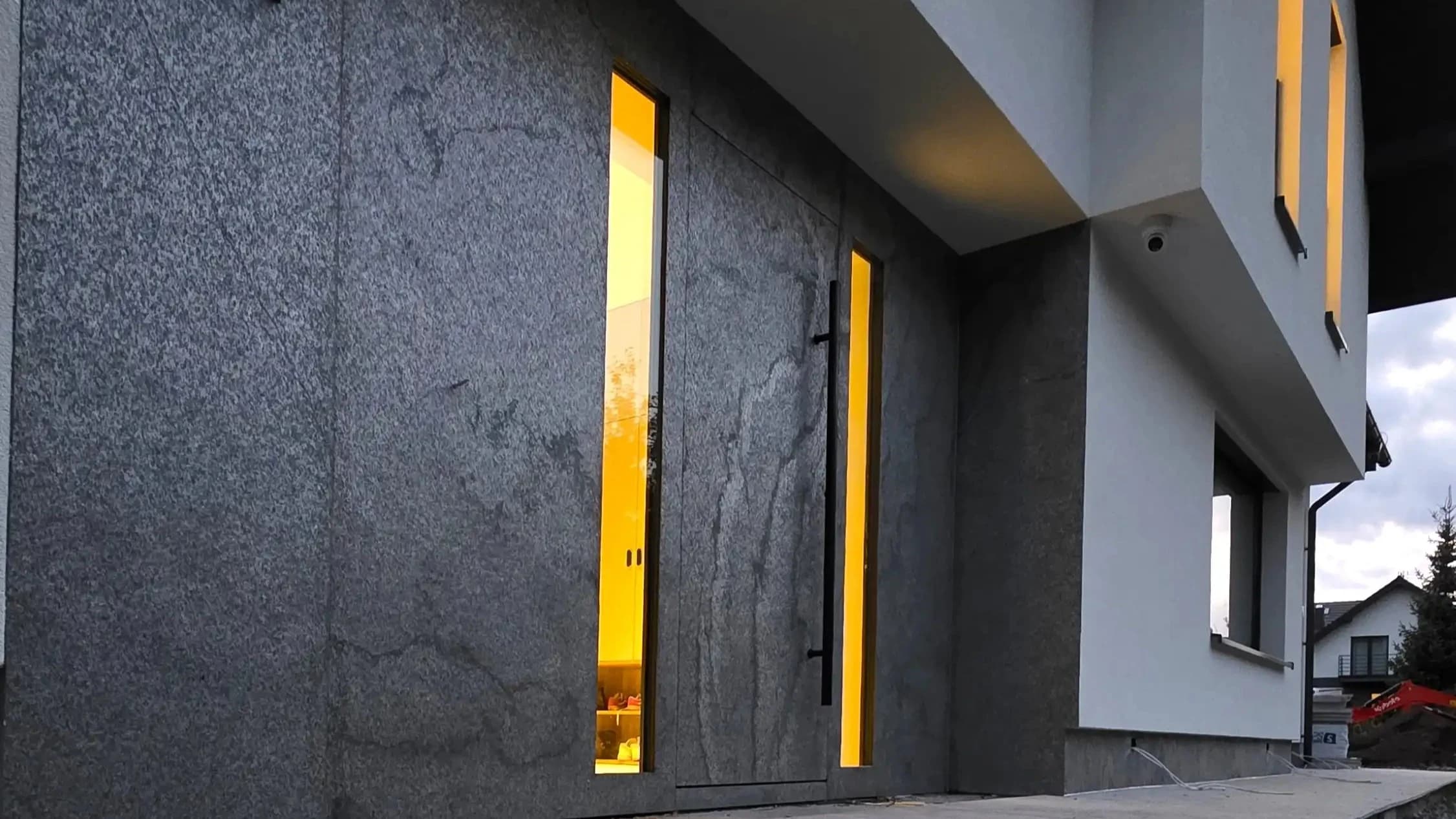 elevacja z naturalnym fornierem